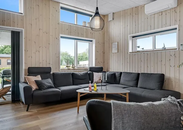 Elevus - From The Sea By Interhome Casa vacanze